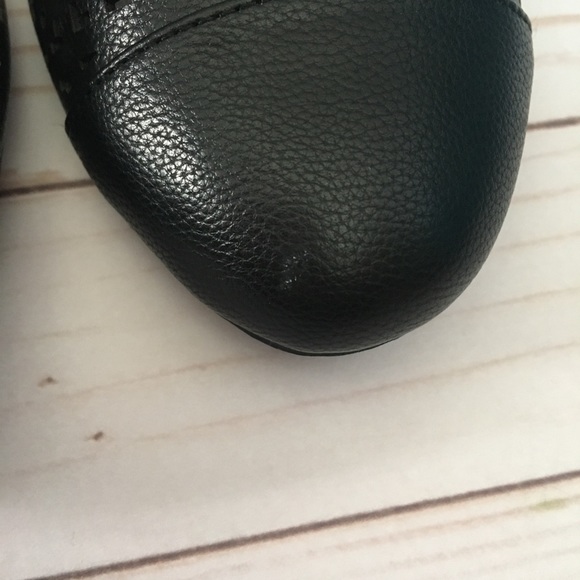 Naturalizer Black Laser Cut Round Toe Heels - Picture 3 of 8